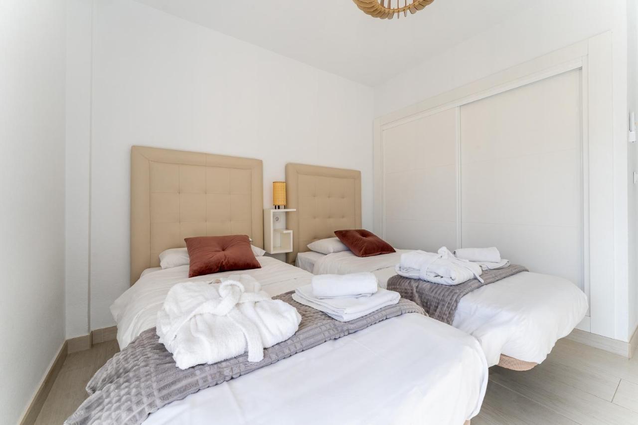 Sea View 2 Bedroom Apartment 2 Min Away From The Beach Торремолінос Екстер'єр фото