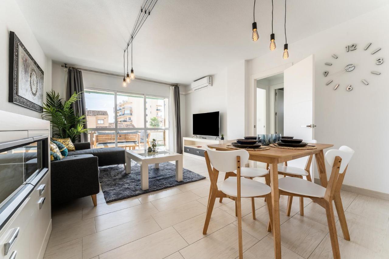 Sea View 2 Bedroom Apartment 2 Min Away From The Beach Торремолінос Екстер'єр фото